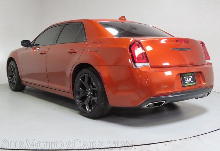 2021 Chrysler 300 Touring - Image 8