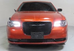 2021 Chrysler 300 Touring - Image 11