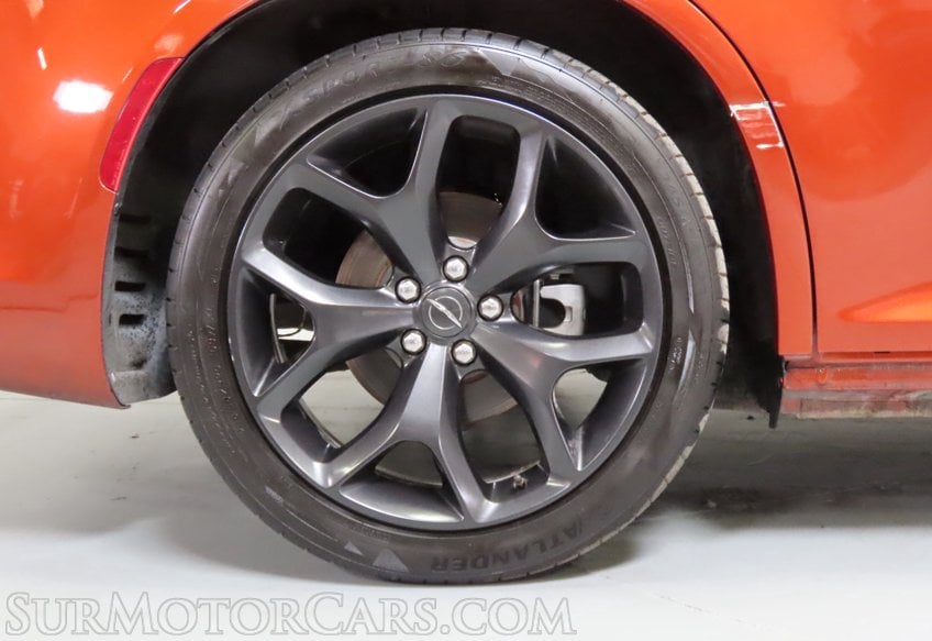 2021 Chrysler 300 Touring - Image 17