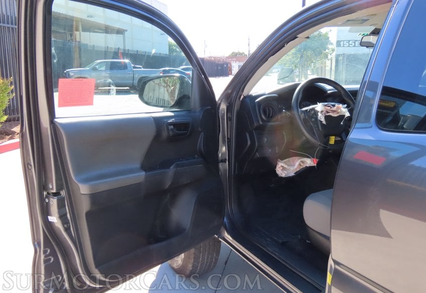 2022 Toyota Tacoma - Image 18