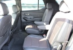 2023 Chevrolet Traverse High Country - Image 41