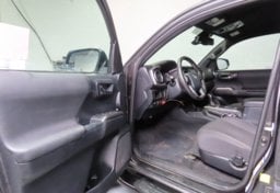 2018 Toyota Tacoma TRD Off-Road - Image 52