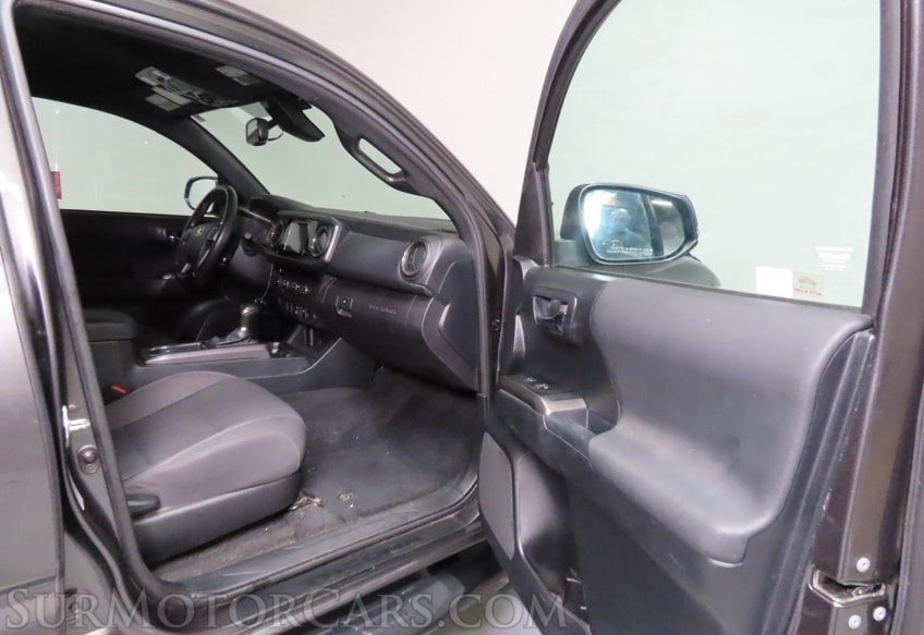 2018 Toyota Tacoma TRD Off-Road - Image 38