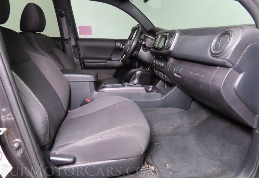 2018 Toyota Tacoma TRD Off-Road - Image 39