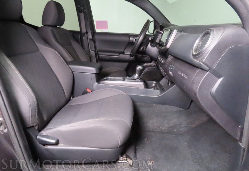 2018 Toyota Tacoma TRD Off-Road - Image 40