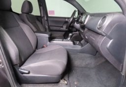 2018 Toyota Tacoma TRD Off-Road - Image 40