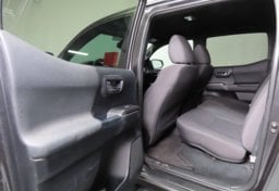 2018 Toyota Tacoma TRD Off-Road - Image 49