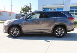 2018 Toyota Highlander XLE AWD - Image 6