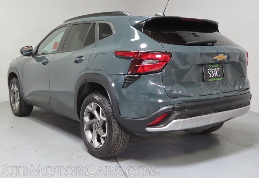 2025 Chevrolet Trax LT - Image 8