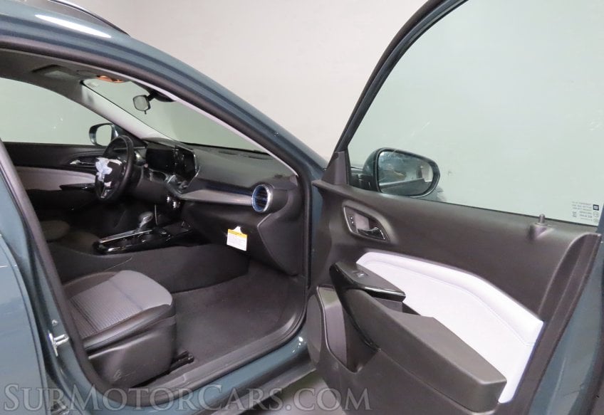 2025 Chevrolet Trax LT - Image 47