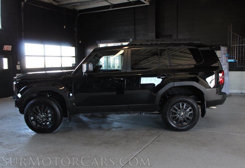 2025 Toyota Land Cruiser - Image 9