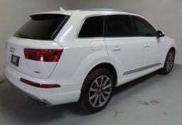 2018 Audi Q7 Premium Plus - Image 9