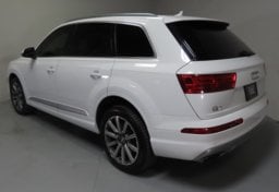 2018 Audi Q7 Premium Plus - Image 10