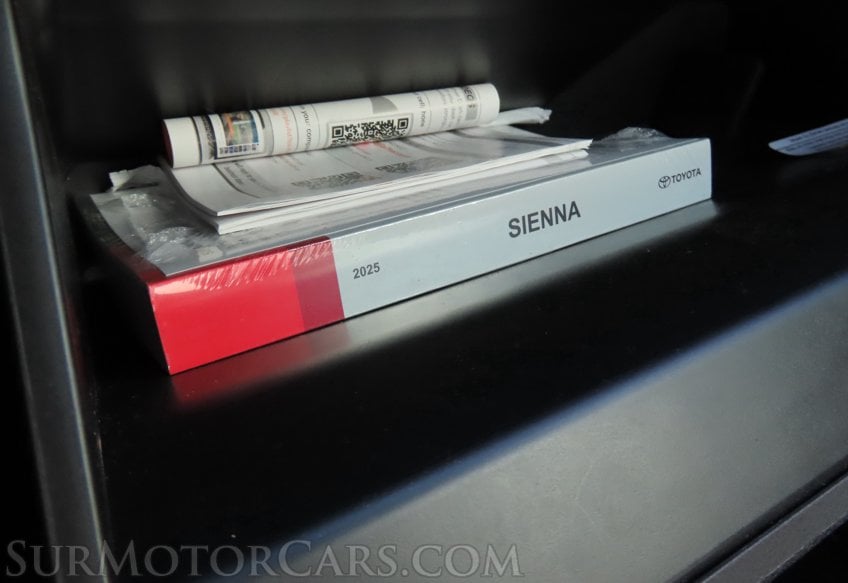 2025 Toyota Sienna Woodland Edition - Image 20