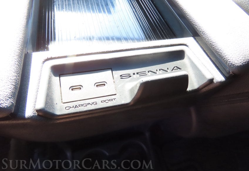 2025 Toyota Sienna Woodland Edition - Image 42