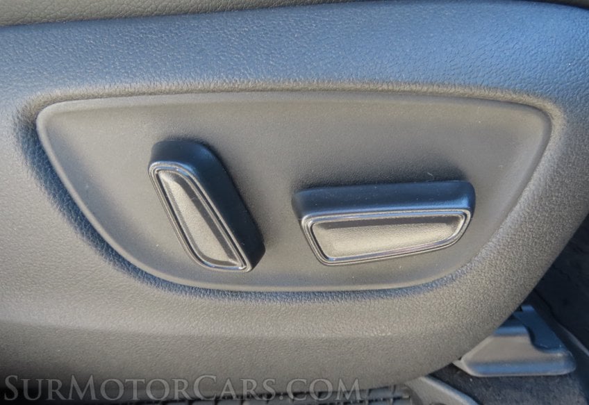 2025 Toyota Sienna Woodland Edition - Image 13
