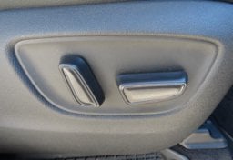 2025 Toyota Sienna Woodland Edition - Image 13