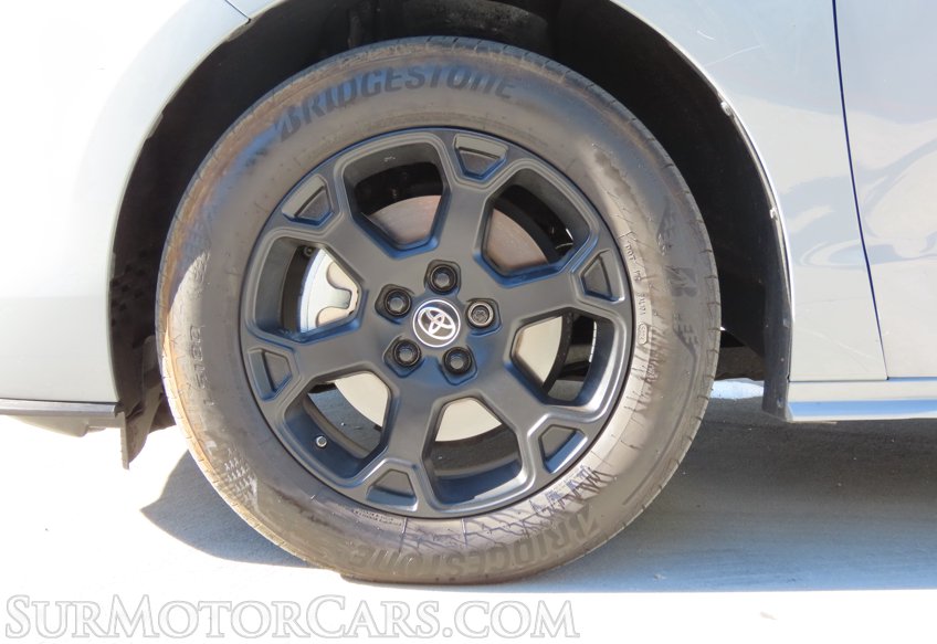 2025 Toyota Sienna Woodland Edition - Image 54