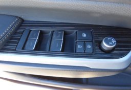 2025 Toyota Sienna Woodland Edition - Image 27