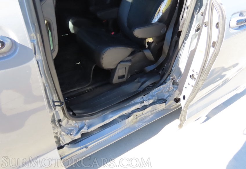 2025 Toyota Sienna Woodland Edition - Image 43