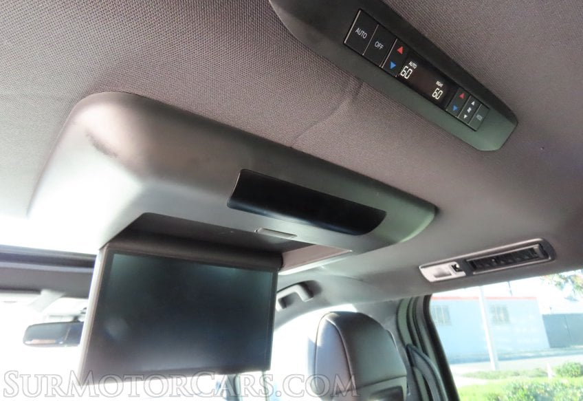 2025 Toyota Sienna Woodland Edition - Image 40