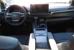 2025 Toyota Sienna Woodland Edition - Image 39