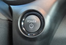 2025 Toyota Sienna Woodland Edition - Image 15