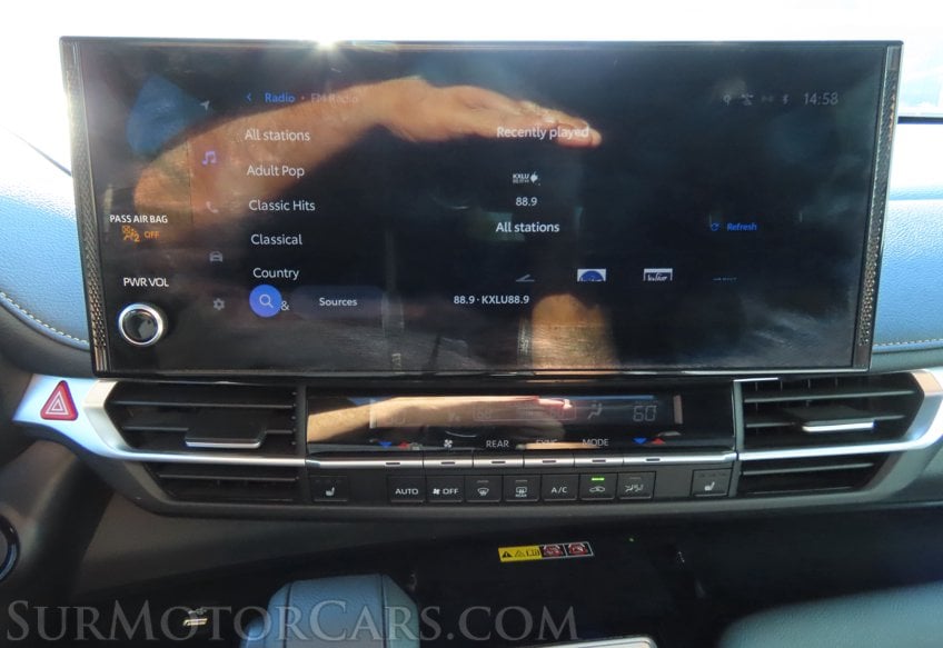 2025 Toyota Sienna Woodland Edition - Image 17