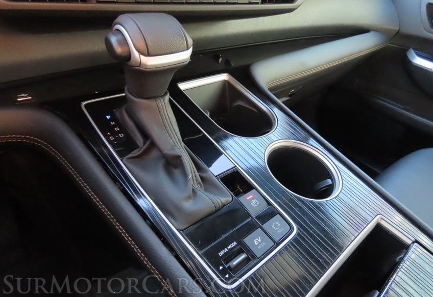 2025 Toyota Sienna Woodland Edition - Image 19