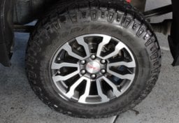 2019 GMC Sierra 1500 4x4 AT4 - Image 29
