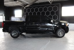 2019 GMC Sierra 1500 4x4 AT4 - Image 10