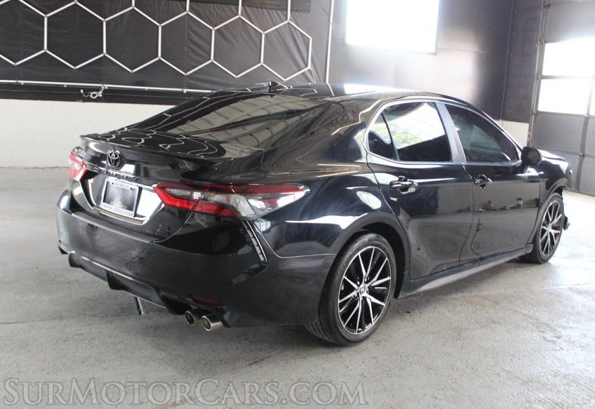 2023 Toyota Camry SE - Image 5
