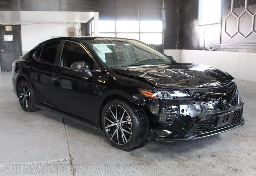 2023 Toyota Camry SE - Image 2