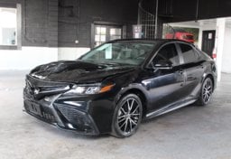 2023 Toyota Camry SE - Image 3