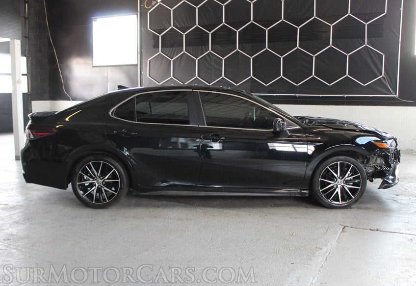 2023 Toyota Camry SE - Image 10