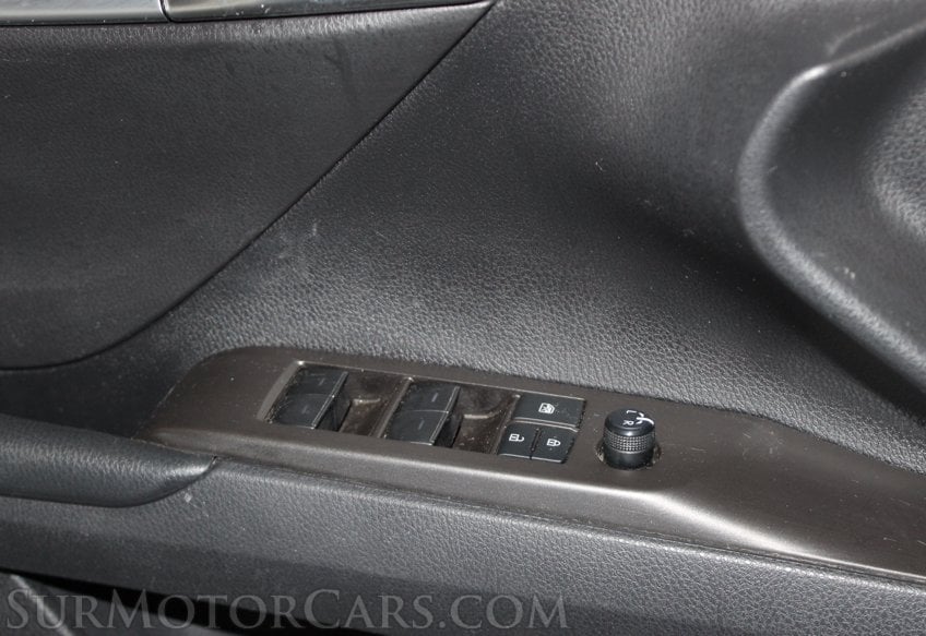 2023 Toyota Camry SE - Image 39