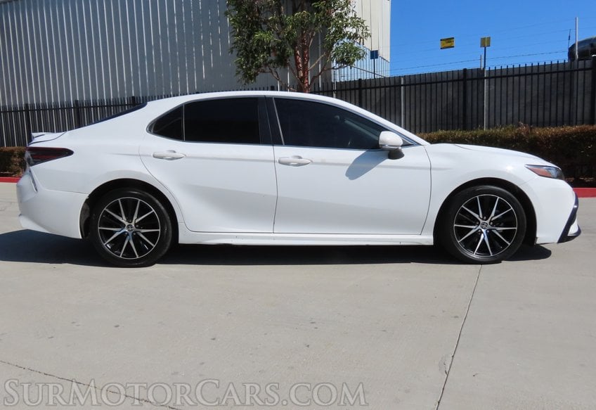 2023 Toyota Camry SE - Image 6
