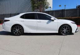 2023 Toyota Camry SE - Image 6