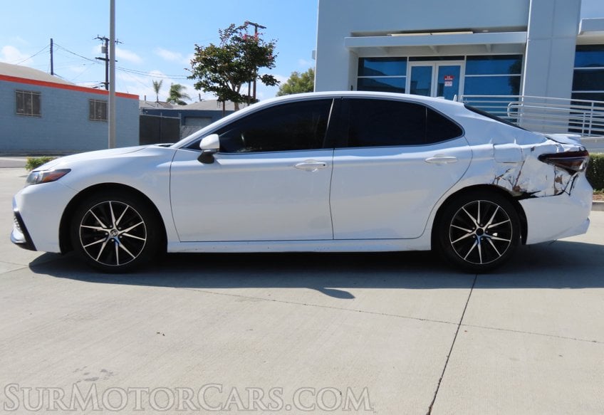 2023 Toyota Camry SE - Image 5