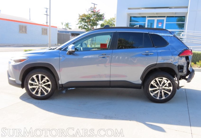 2024 Toyota Corolla Cross XLE - Image 9