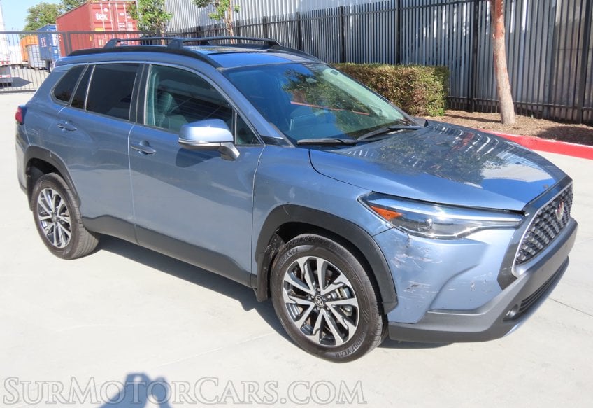 2024 Toyota Corolla Cross XLE - Image 2