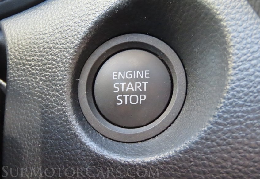 2024 Toyota Corolla Cross XLE - Image 37