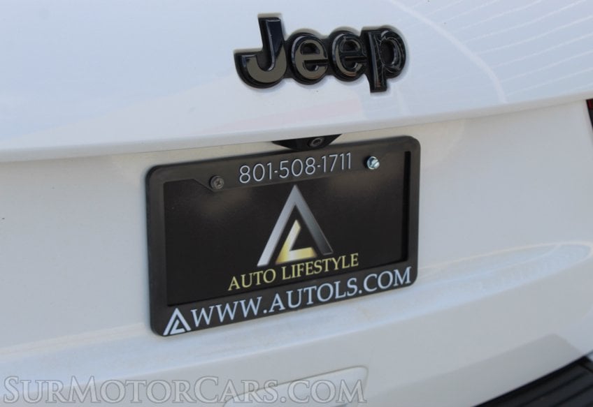 2015 Jeep Grand Cherokee - Image 30