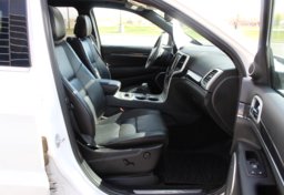 2015 Jeep Grand Cherokee - Image 41