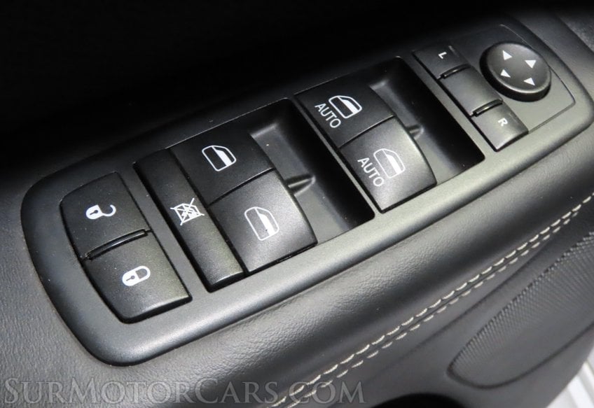 2013 Jeep Grand Cherokee SRT8 Alpine - Image 28
