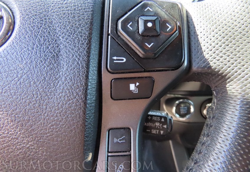 2021 Toyota Tacoma TRD Off-Road - Image 27