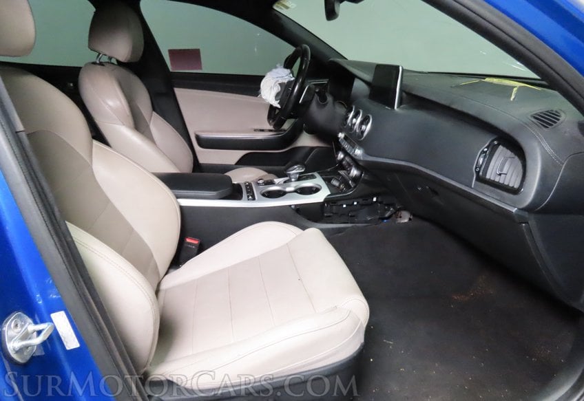 2018 Kia Stinger GT2 - Image 36