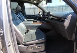 2022 Cadillac Escalade Premium Luxury - Image 26