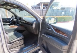 2022 Cadillac Escalade Premium Luxury - Image 22