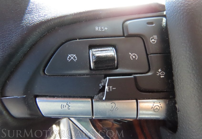 2022 Cadillac Escalade Premium Luxury - Image 35